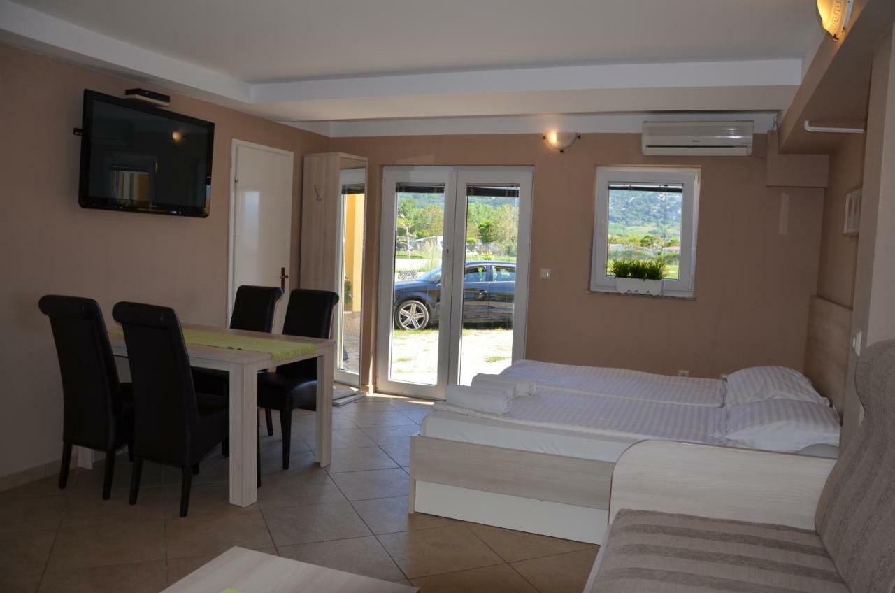 Apartments Mango II บัชกา ภายนอก รูปภาพ